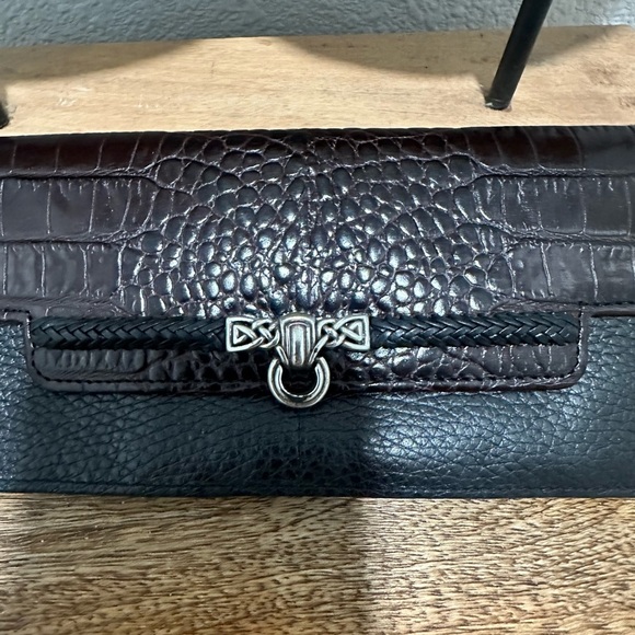 Vintage 2 Toned Brighton Leather Crossbody Wallet with Removable Strap - Picture 4 of 4